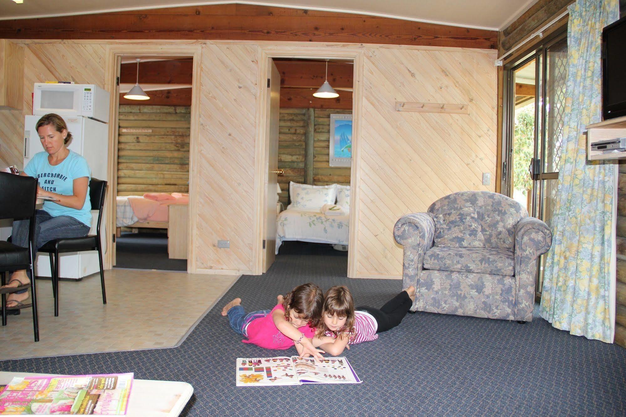 Lazy Acre Log Cabins Lakes Entrance Kültér fotó